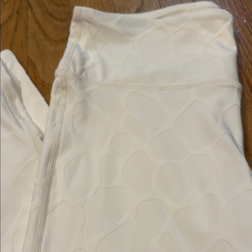 Mono B Giraffe Jacquard Sports Bra & Legging Set - Picture 8 of 11
